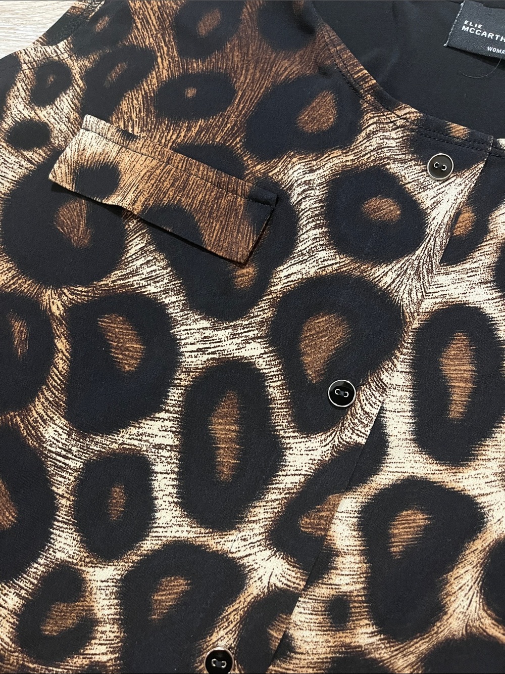 2X Sleeveless Leopard Print Button-Front Tank - Brown/Black - Picture 3 of 4
